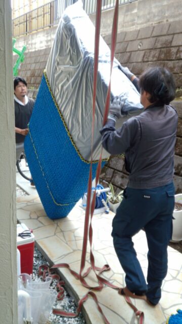 スリングを使った丁寧な運搬